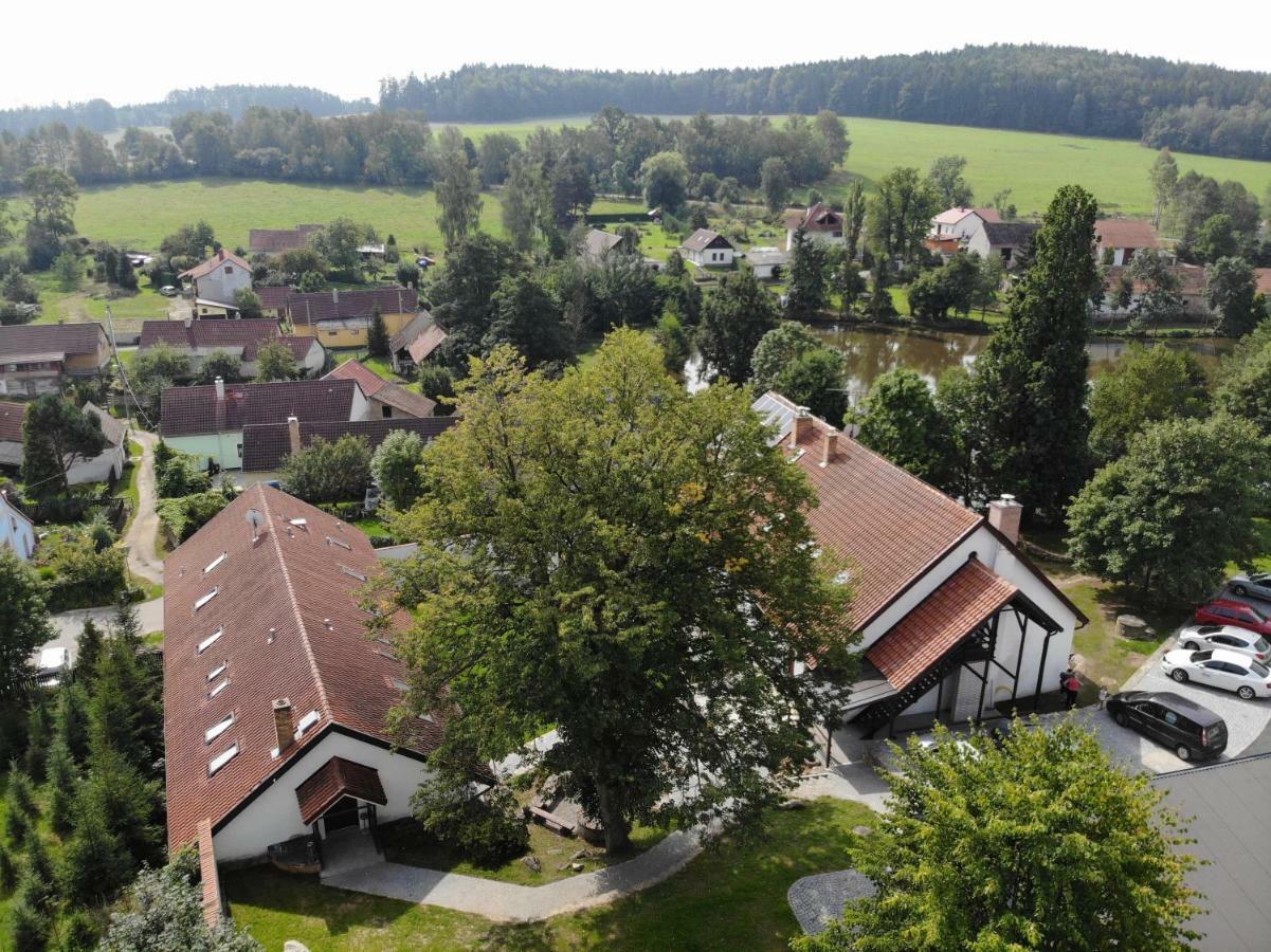 Statek Cesky Dvur Hotel Postupice Exterior photo